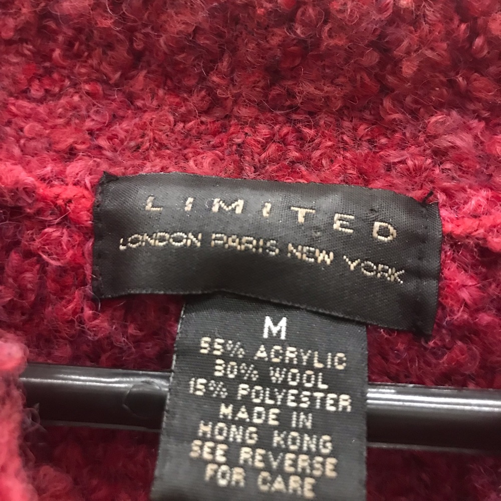 Beautiful pink rose sweater in good condition